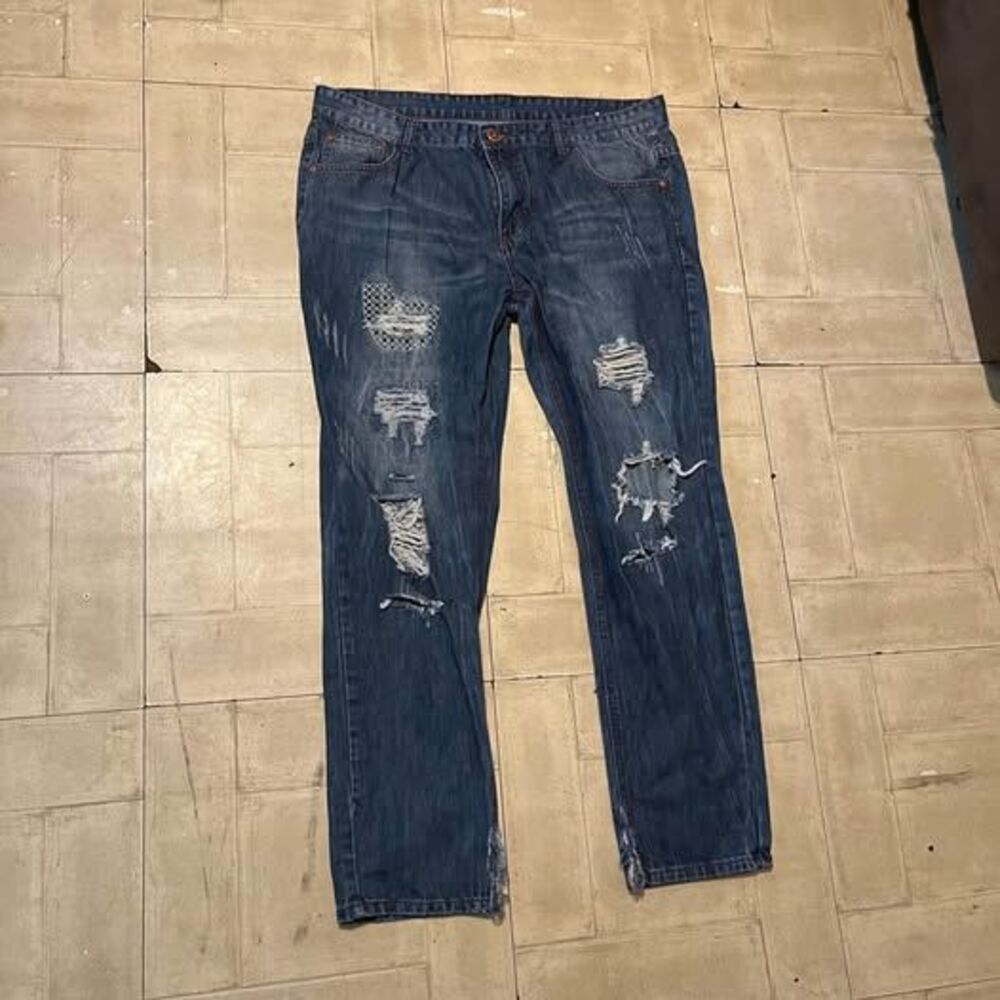 Men’s Y2K embroidered design denim pants size 40